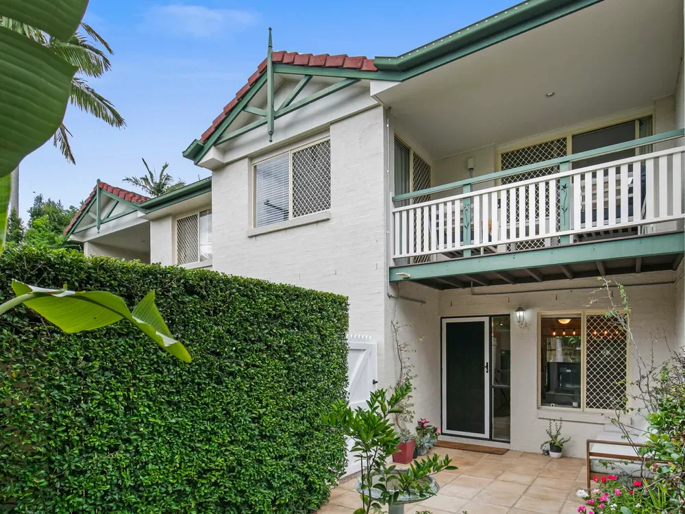Clayfield Overseas Investors Under $1m